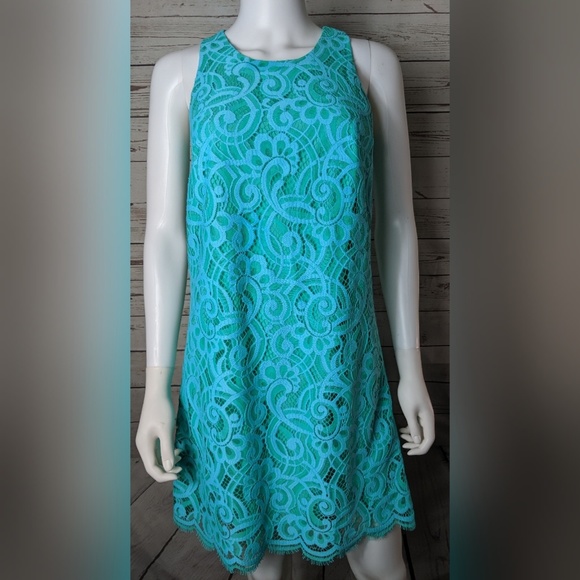 Lilly Pulitzer Courtin Lace Shift Dress - Picture 2 of 8